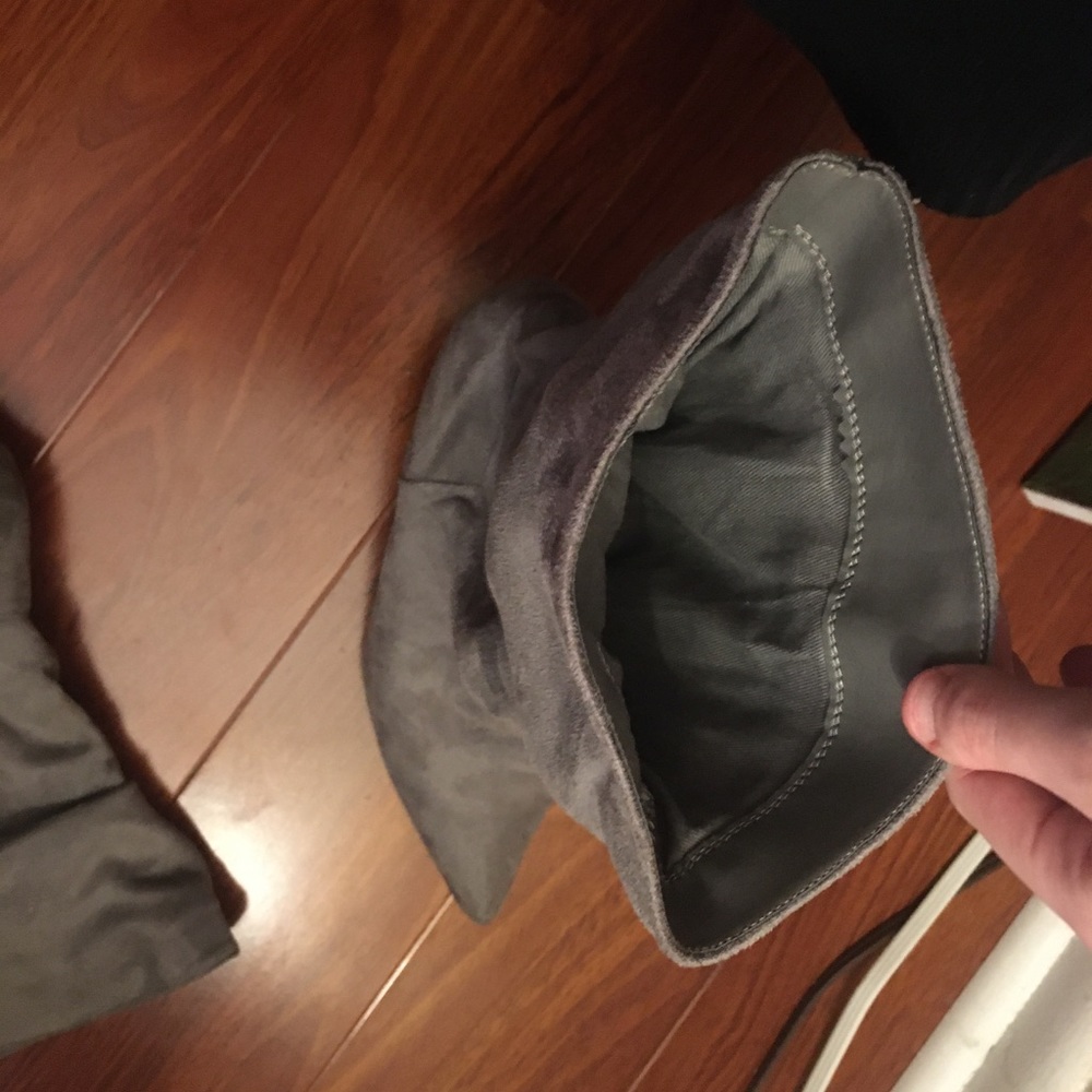 Grey booties - Picture 3 of 3